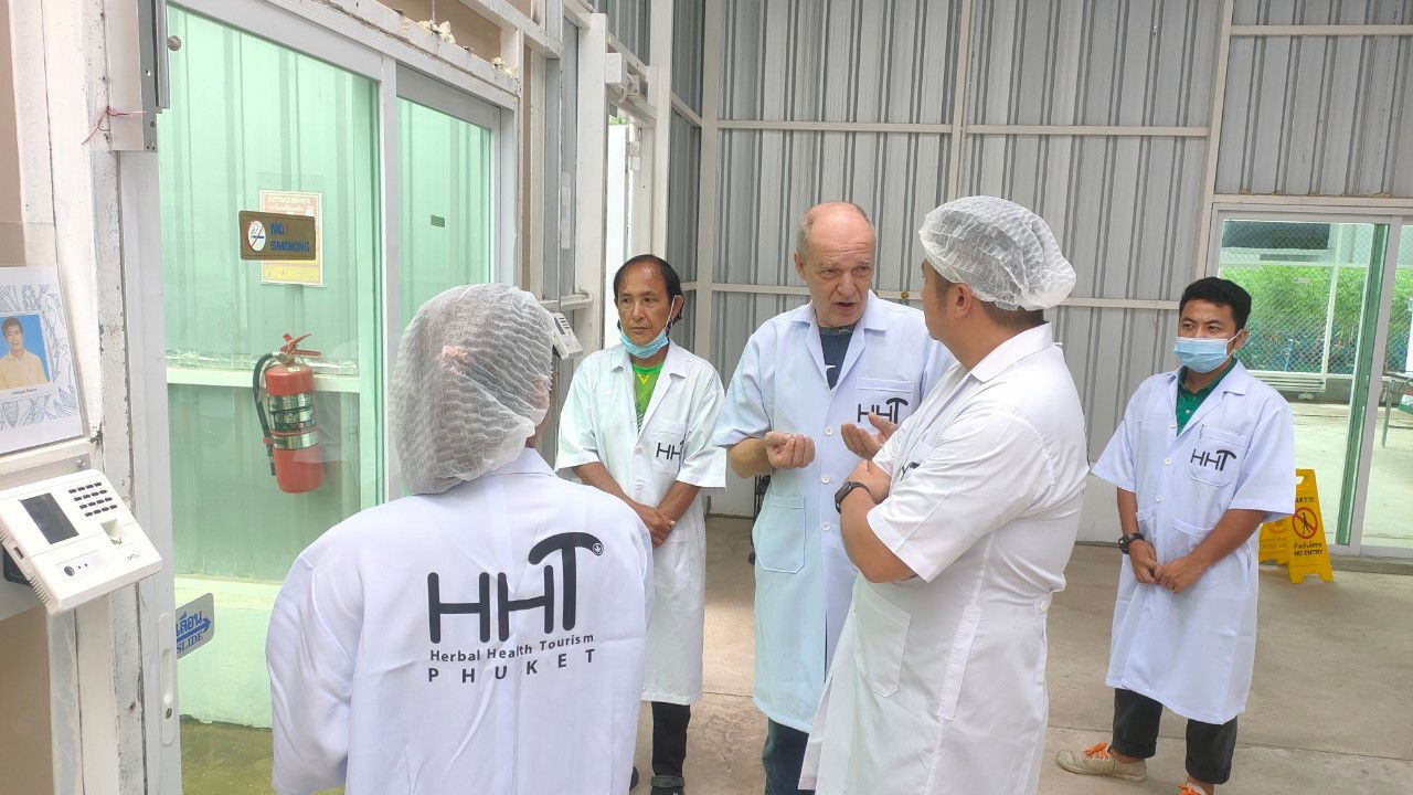 Visit a farm from a Taiwanese tourist