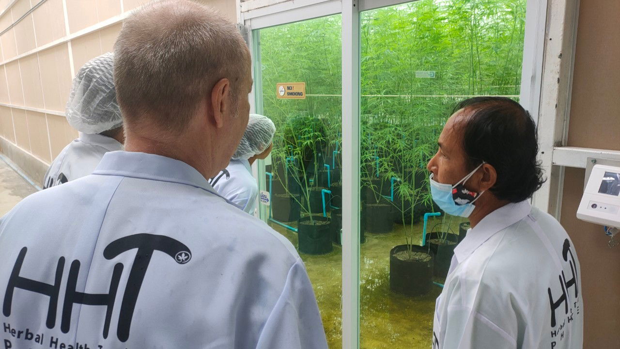 Visit a farm from a Taiwanese tourist