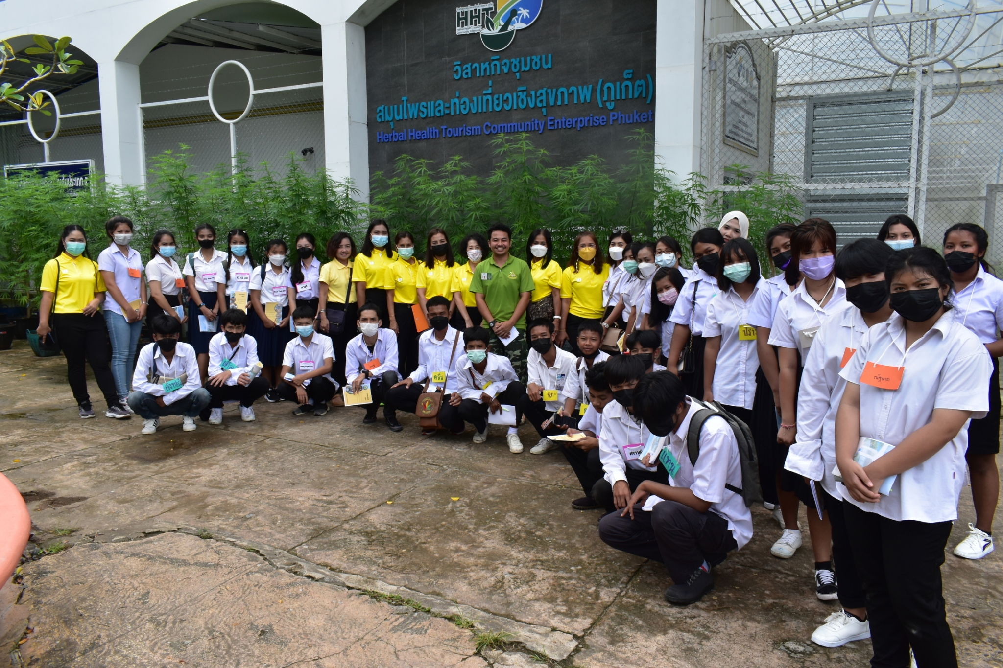 farm visit from a group of students and teachers of Non-Formal Education, Takua Pa District