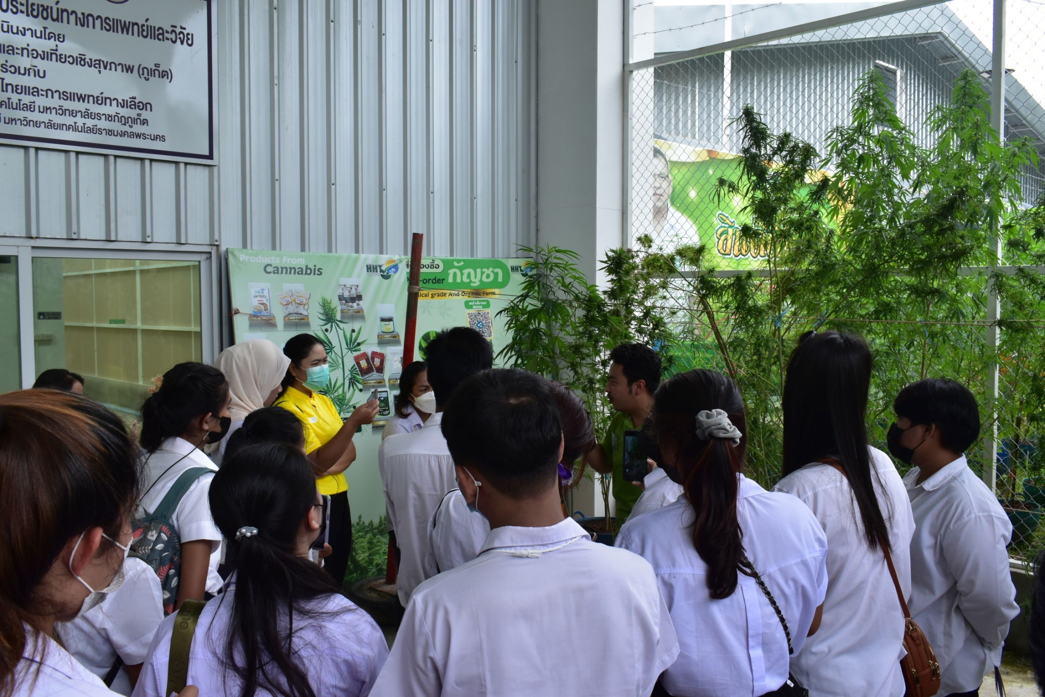 farm visit from a group of students and teachers of Non-Formal Education, Takua Pa District