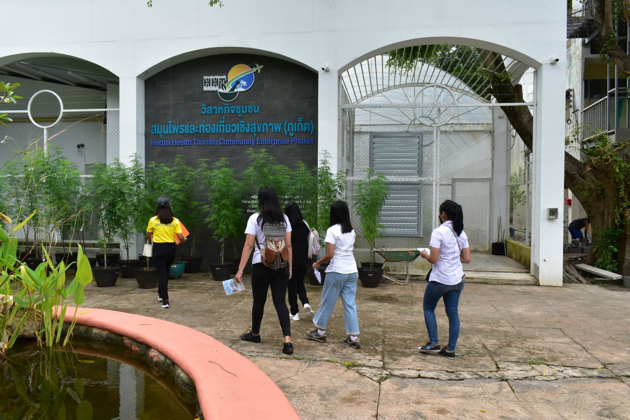 farm visit from a group of students and teachers of Non-Formal Education, Takua Pa District