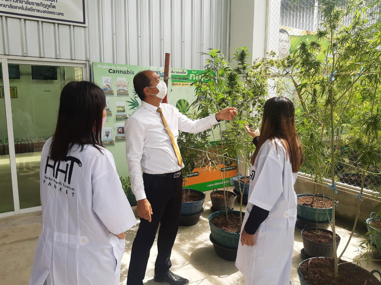 farm visit from tourists