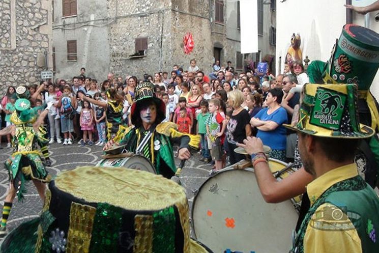 GIULLARI EN EL PUEBLO