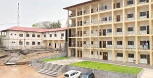 Die perseel van die Universiteitsinstituut van Saint Jérôme de Douala (IUSJD)