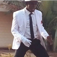 Die onsigbare Michael Jackson is ons gas by die kultuurfees by Gutschool