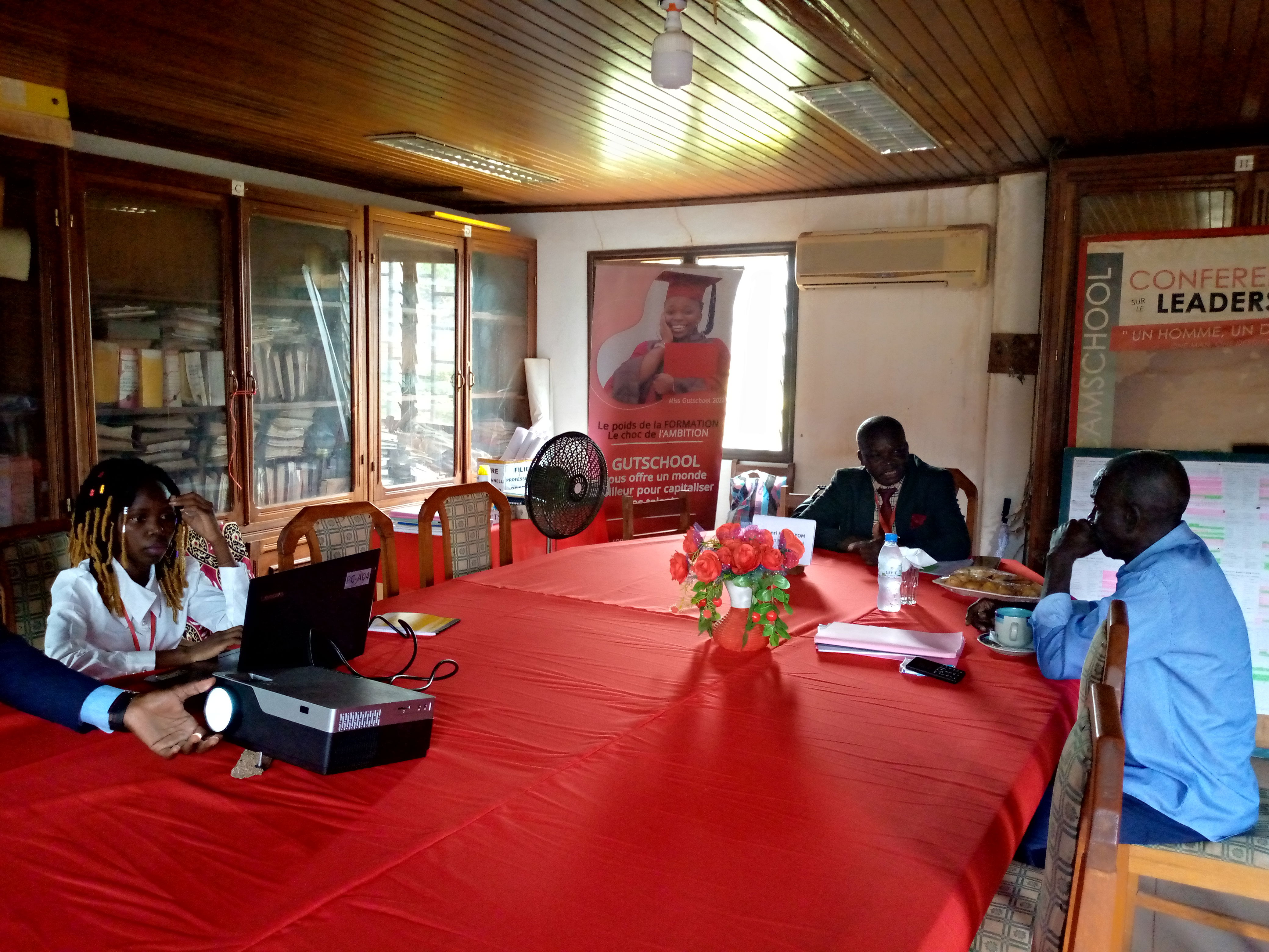 Publikasiedirekteur LE DEMOCRATE, mnr. Fernand SAMBA