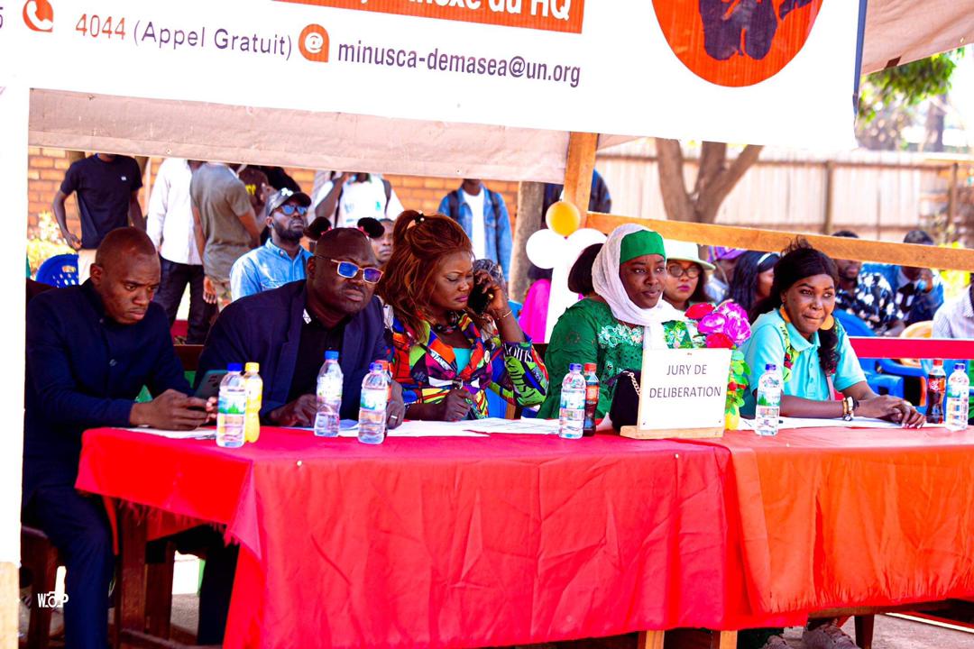 DIE LEDE VAN DIE JURIE