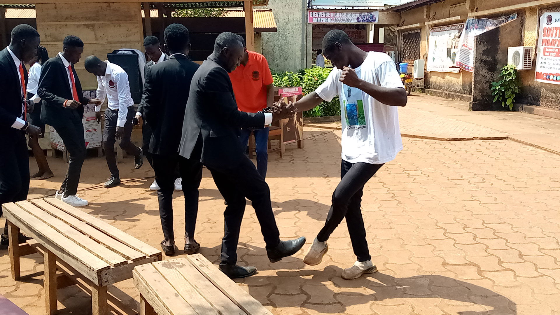 Atmosfeer by GUTSKOOL