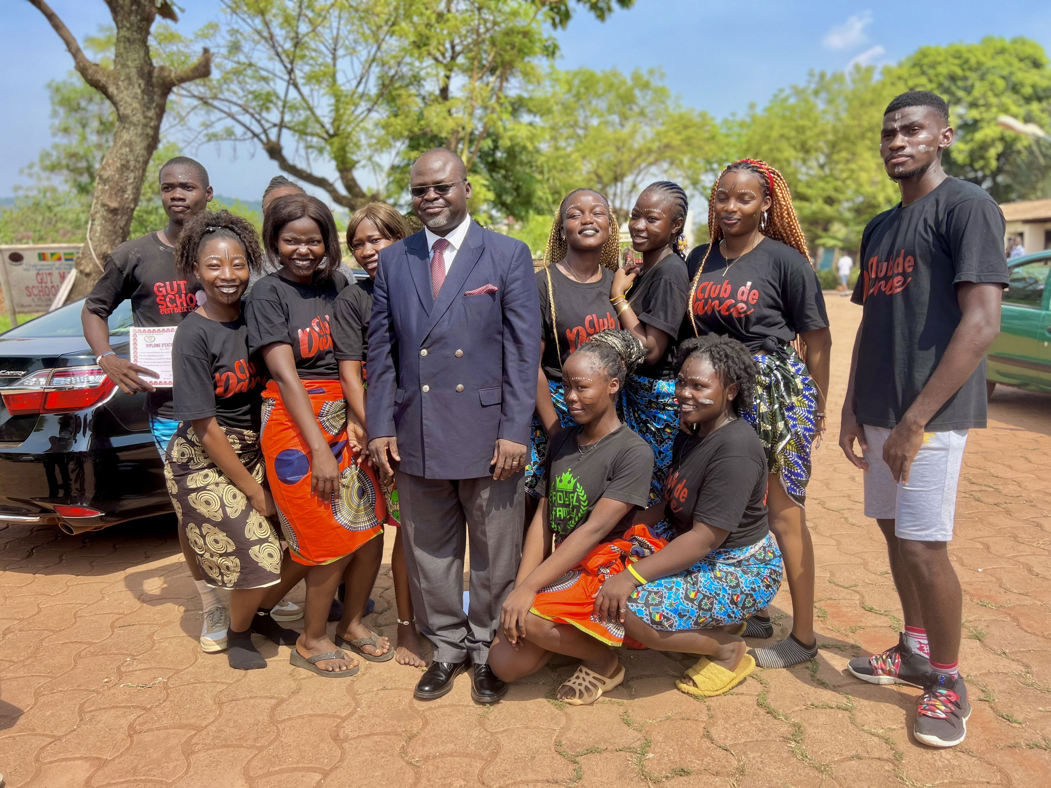 Familiefoto saam met die Dansklub