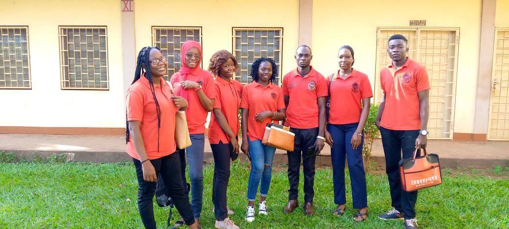 Die President van die Studentekantoor (BDE) en die studente van GUTSCHOOL het aan hierdie konferensie deelgeneem