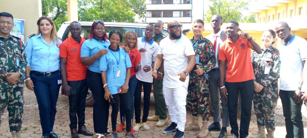 'n Gesinsfoto: Die Koördineerder van die Gedrag- en Dissiplinespan van MINUSCA Mnr. Alexander