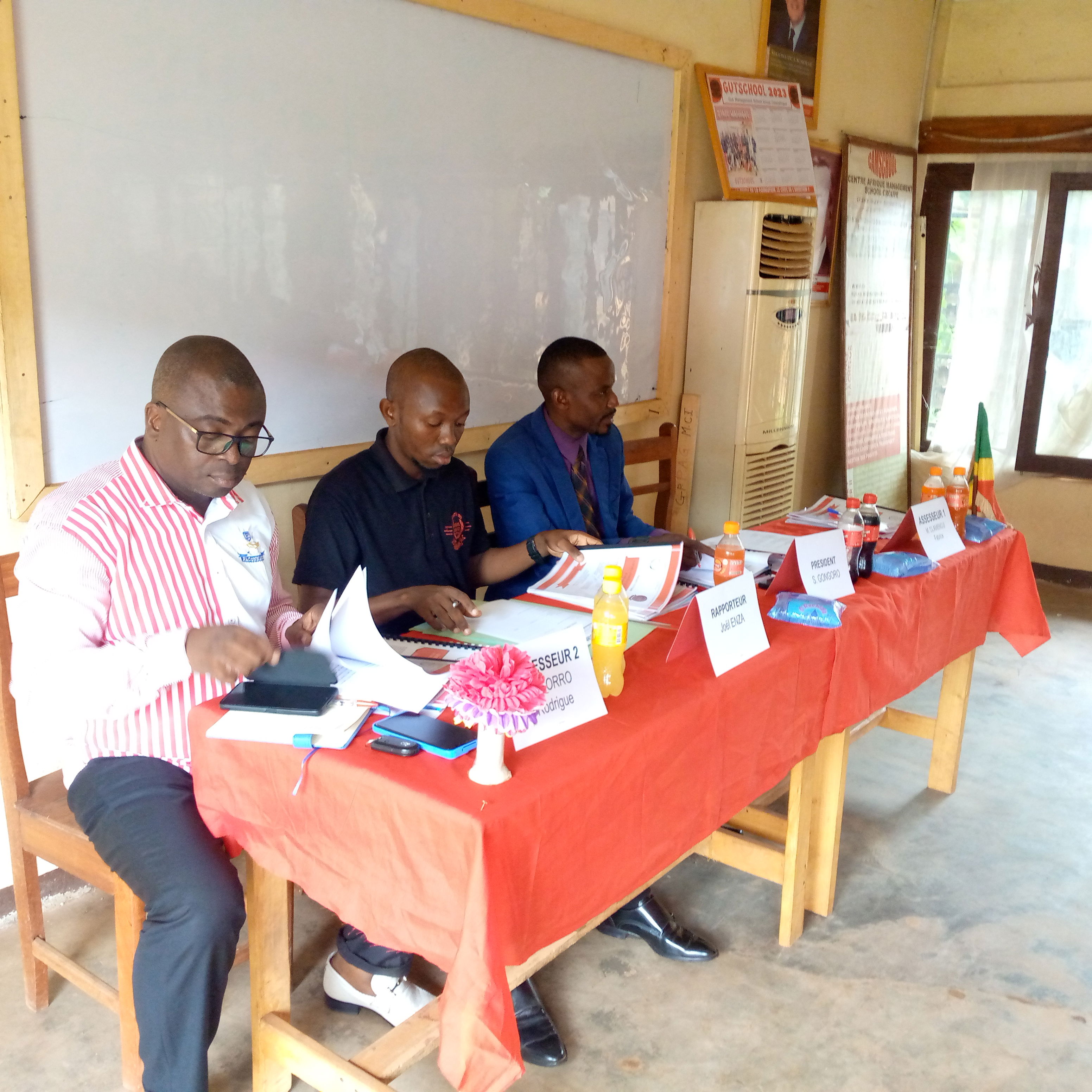 Die lede van die Jurie van die Lisensie 2 in vakbond 3 van Logistiek en Vervoerbestuur