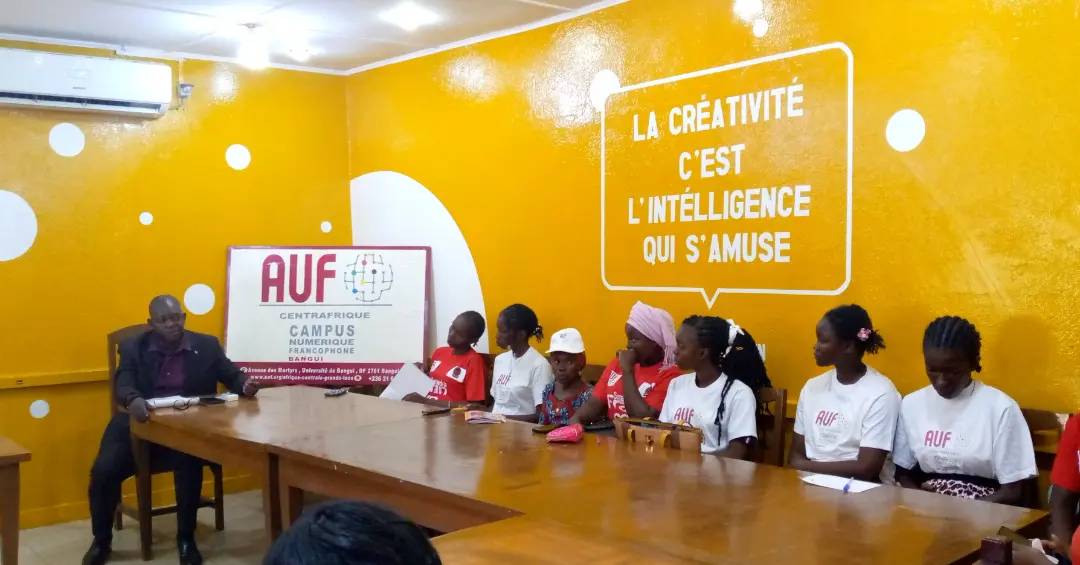 Mnr. Hoof van die Nasionale Kantoor van die Agence Universitaire de la Francophonie (AUF) van Sentraal-Afrika Mnr. DOUMOUS Anicet