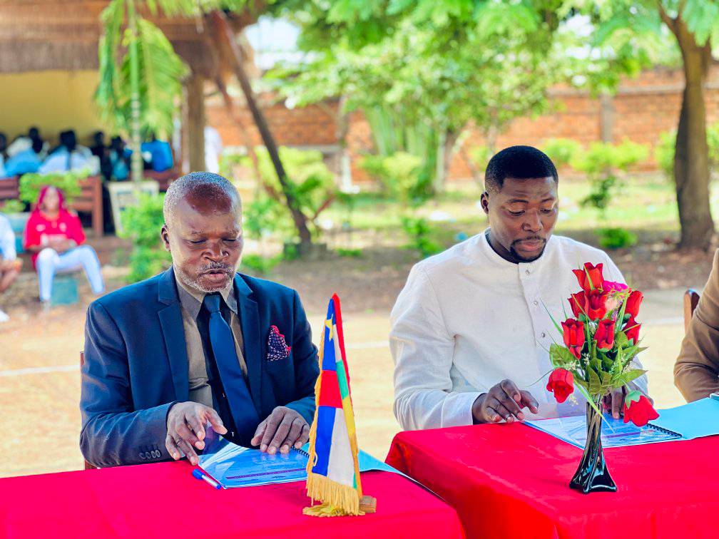 VENNOOTSKAP TUSSEN DIE PRESIDENT VAN BANGUI_SPORTING_CLUB EN DIE AG VAN GUTSCHOOL