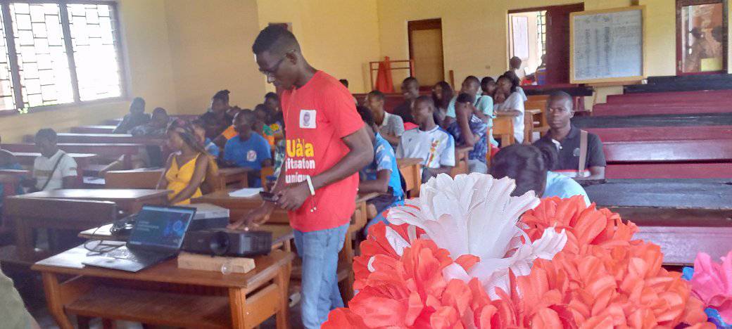 Ruil met gemeenskapsbestuurders oor die tema: Digitale_bestuur en aanbieding van die AKADEMIESTELSEL #sagteware (outomatiese #stelsel van #skoolbestuur).