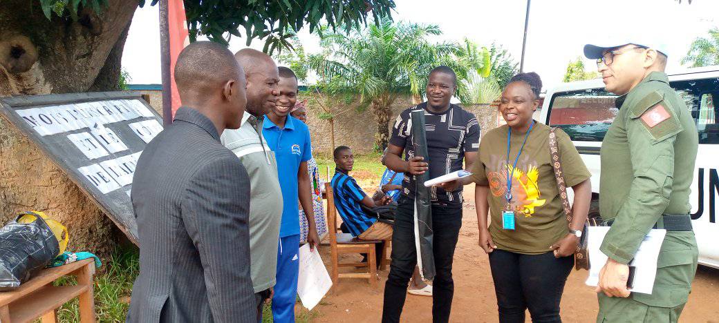 Besoek MUNISCA vir 'n opvoedkundige praatjie oor hierdie kwessie vir studente van die genoemde Instituut.