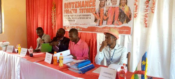 Verdediging van Tutored Projects (PT) vir voorgraadse studente in bestuurswetenskap by GUTSCHOOL (20 April 2024)