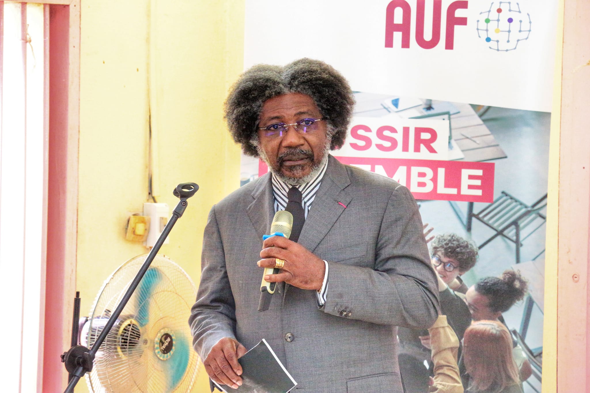 Baie geluk aan ons Jong Sentraal-Afrikaanse student wat Eerste Prys in die tweede uitgawe van die AUF-kompetisie gewen het