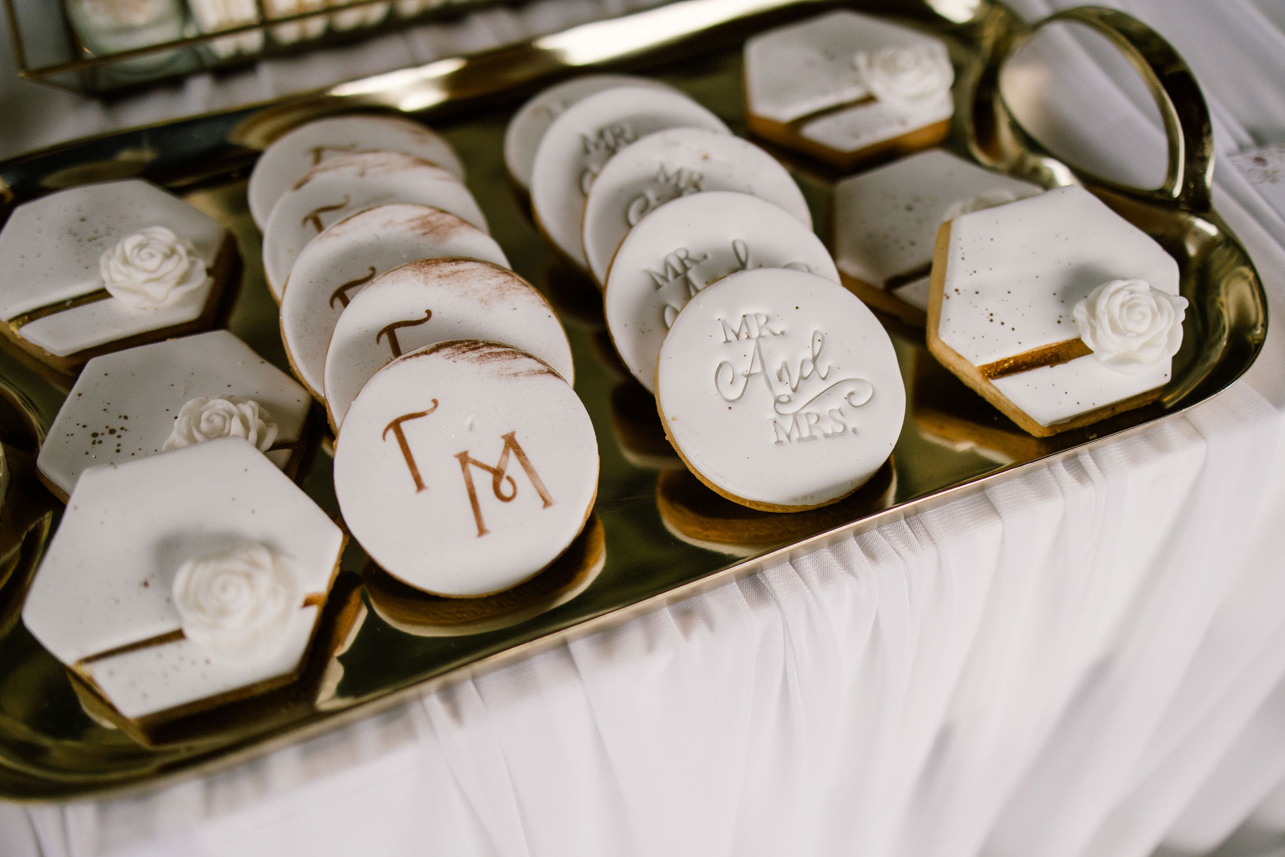 Giorgos & Marta - A Minimalist Love Story