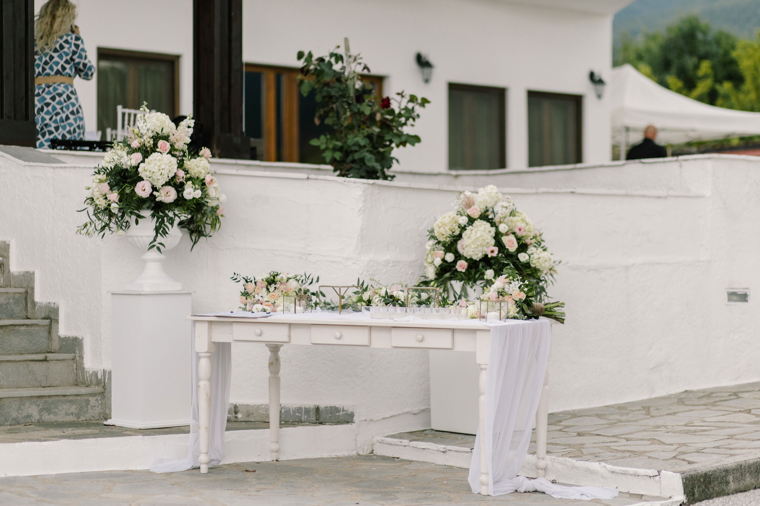 Giorgos & Marta - A Minimalist Love Story