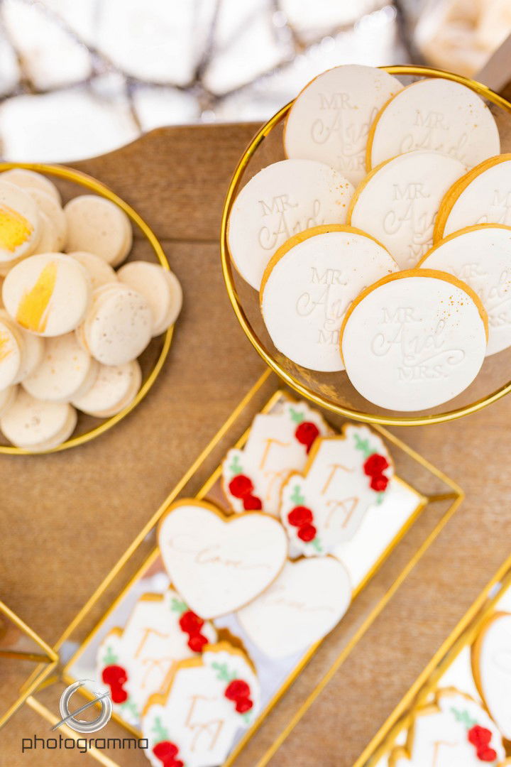 Giannis & ALiki - Red Roses