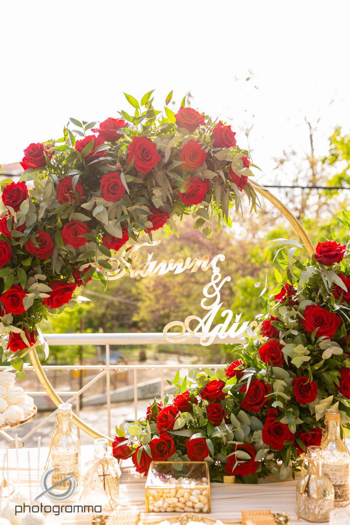 Giannis & ALiki - Red Roses