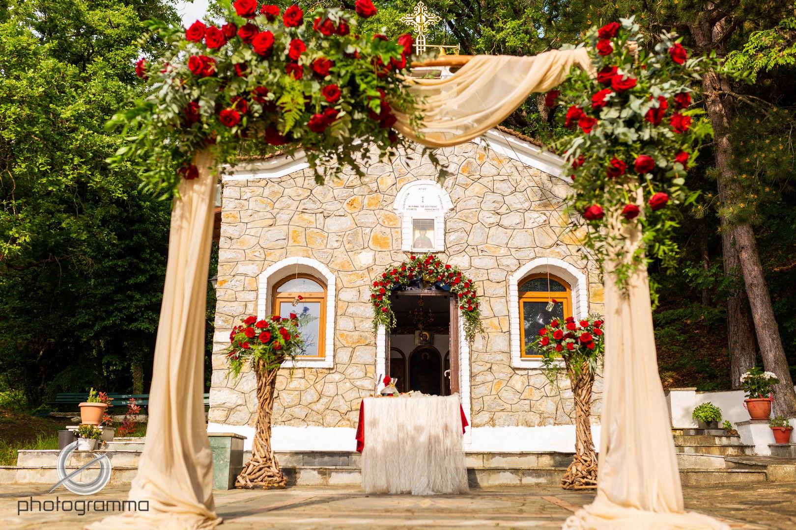 Giannis & ALiki - Red Roses