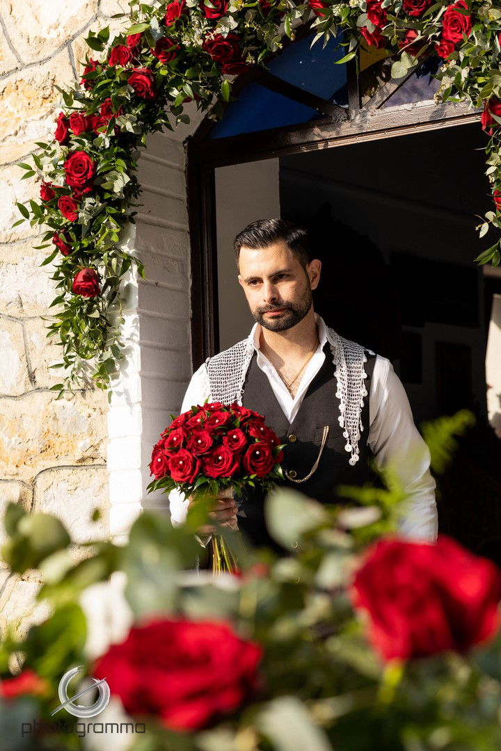 Giannis & ALiki - Red Roses