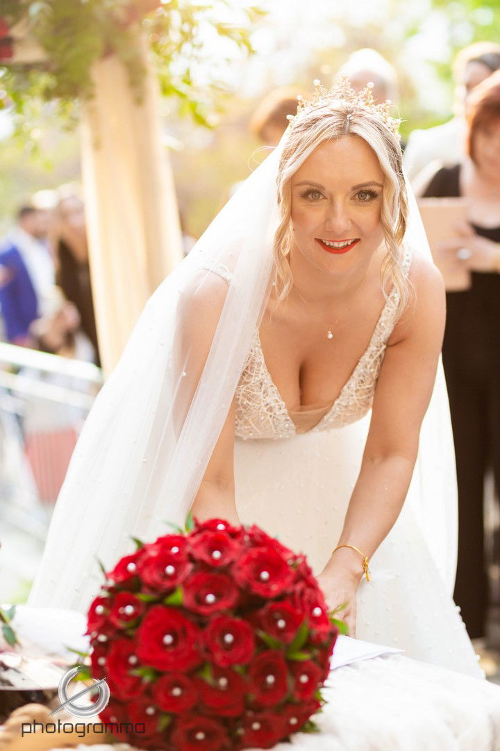 Giannis & ALiki - Red Roses