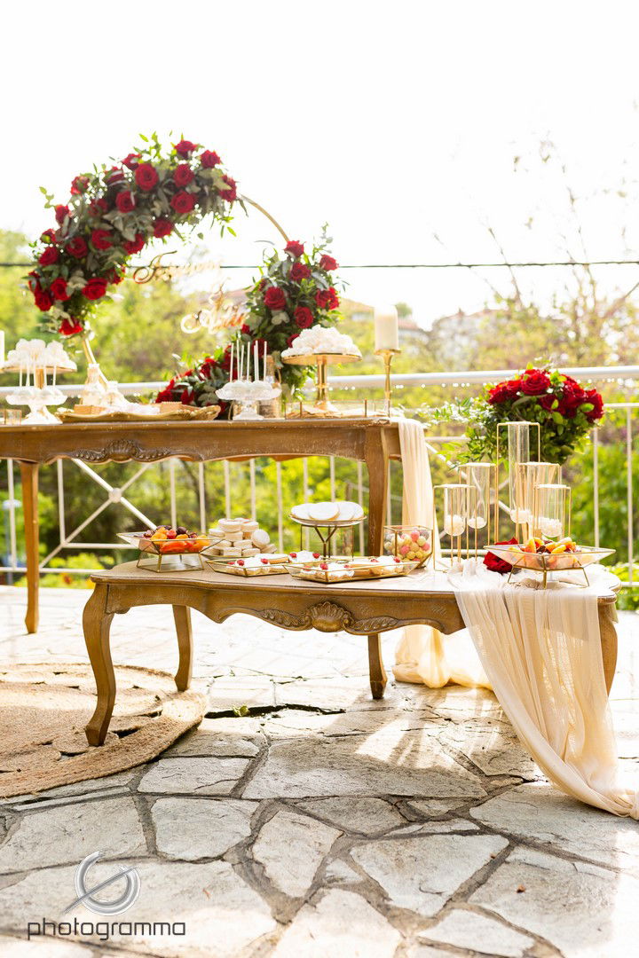 Giannis & ALiki - Red Roses