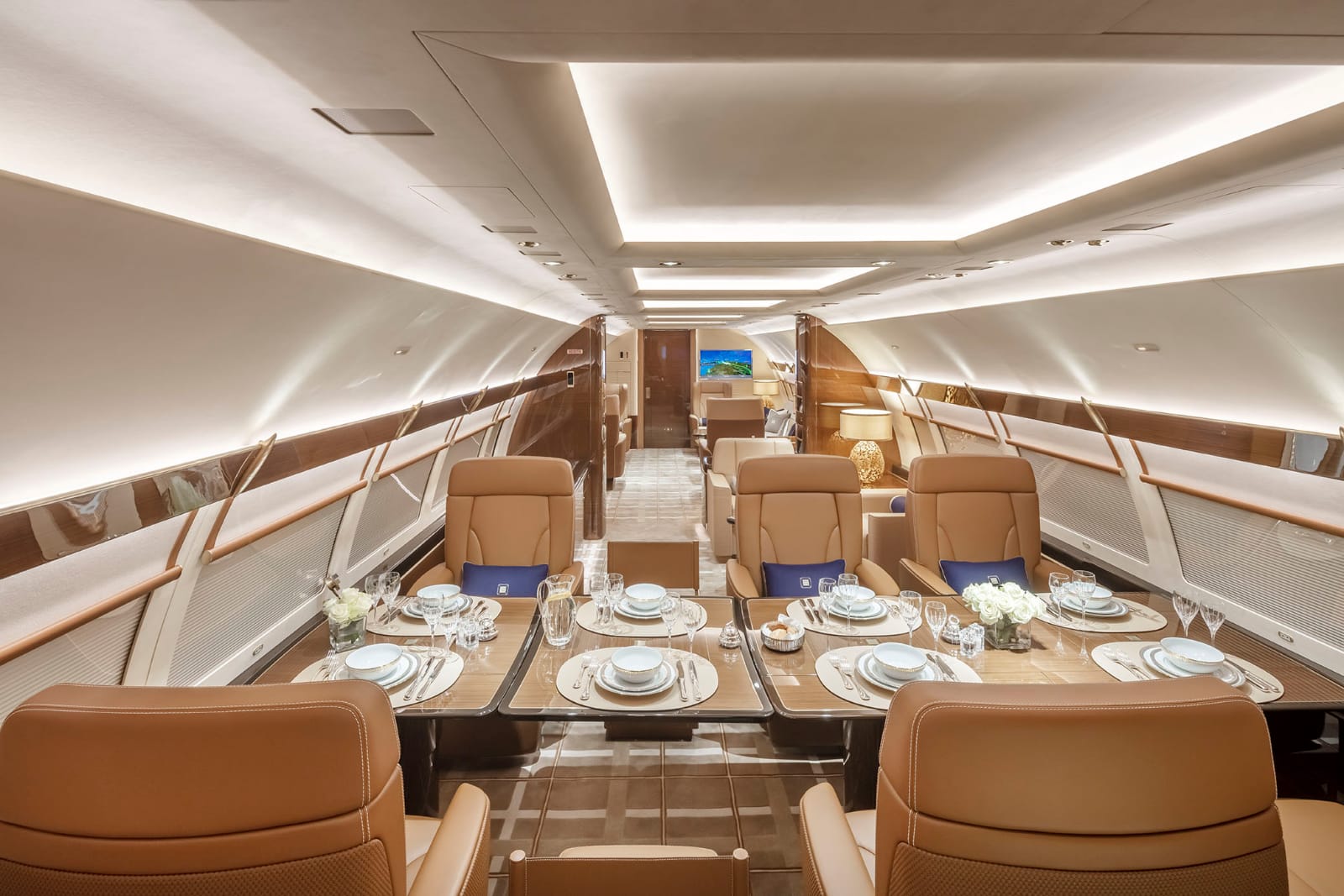 1830 एनएम अधिकतम रेंज 139 अधिकतम क्षमता 636 घन फीट अधिकतम सामान