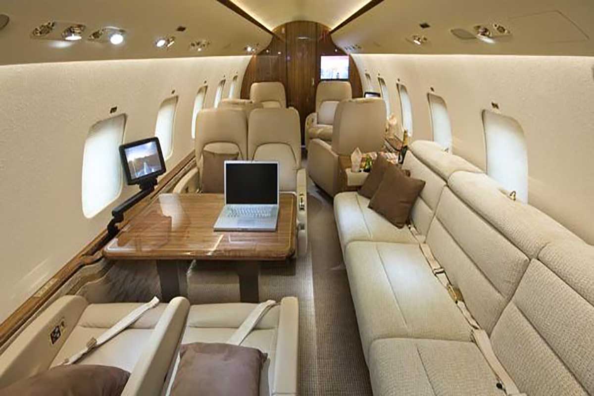 510 kts क्रूज़ स्पीड 4725 nm अधिकतम रेंज 12 अधिकतम क्षमता H: 6 ft 2 अधिकतम ऊंचाई