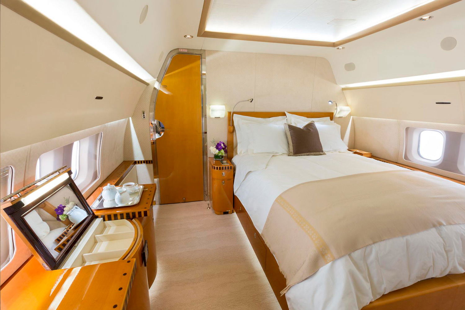 5900 एनएम अधिकतम रेंज 19-25 अधिकतम क्षमता 7 फीट 4 अधिकतम ऊंचाई 1200 घन फीट अधिकतम सामान