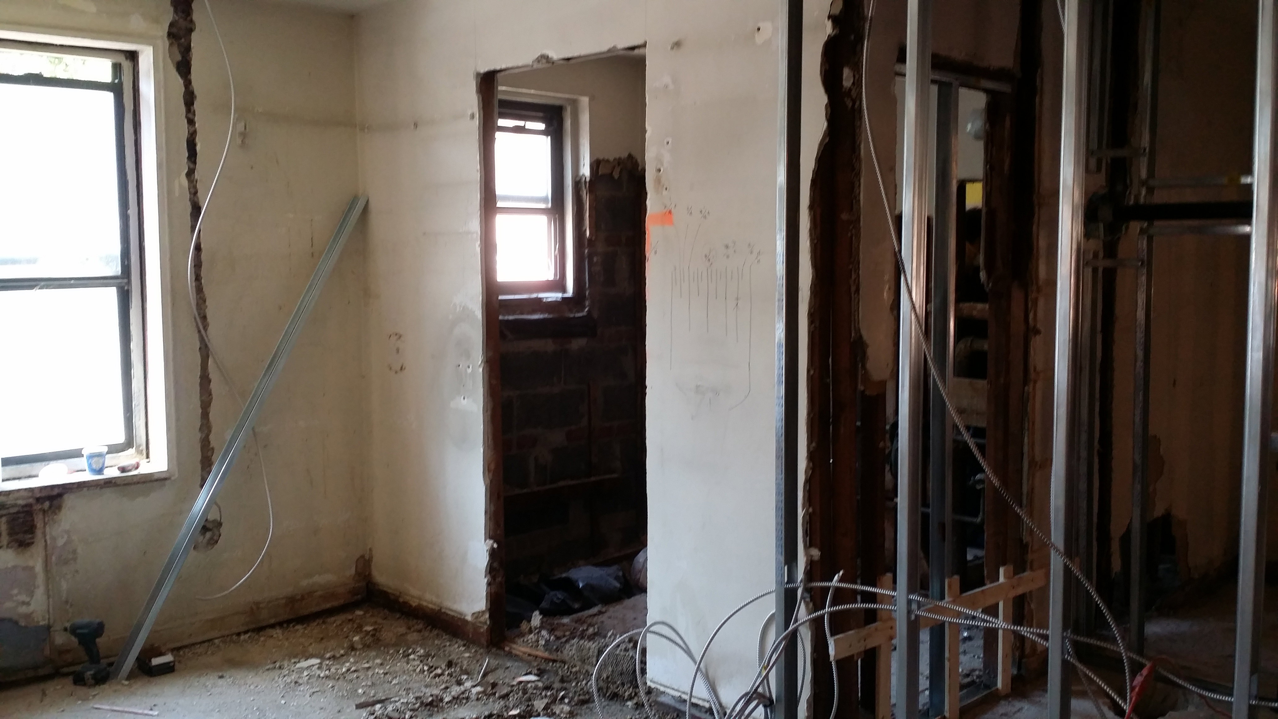 천장 및 벽 작업