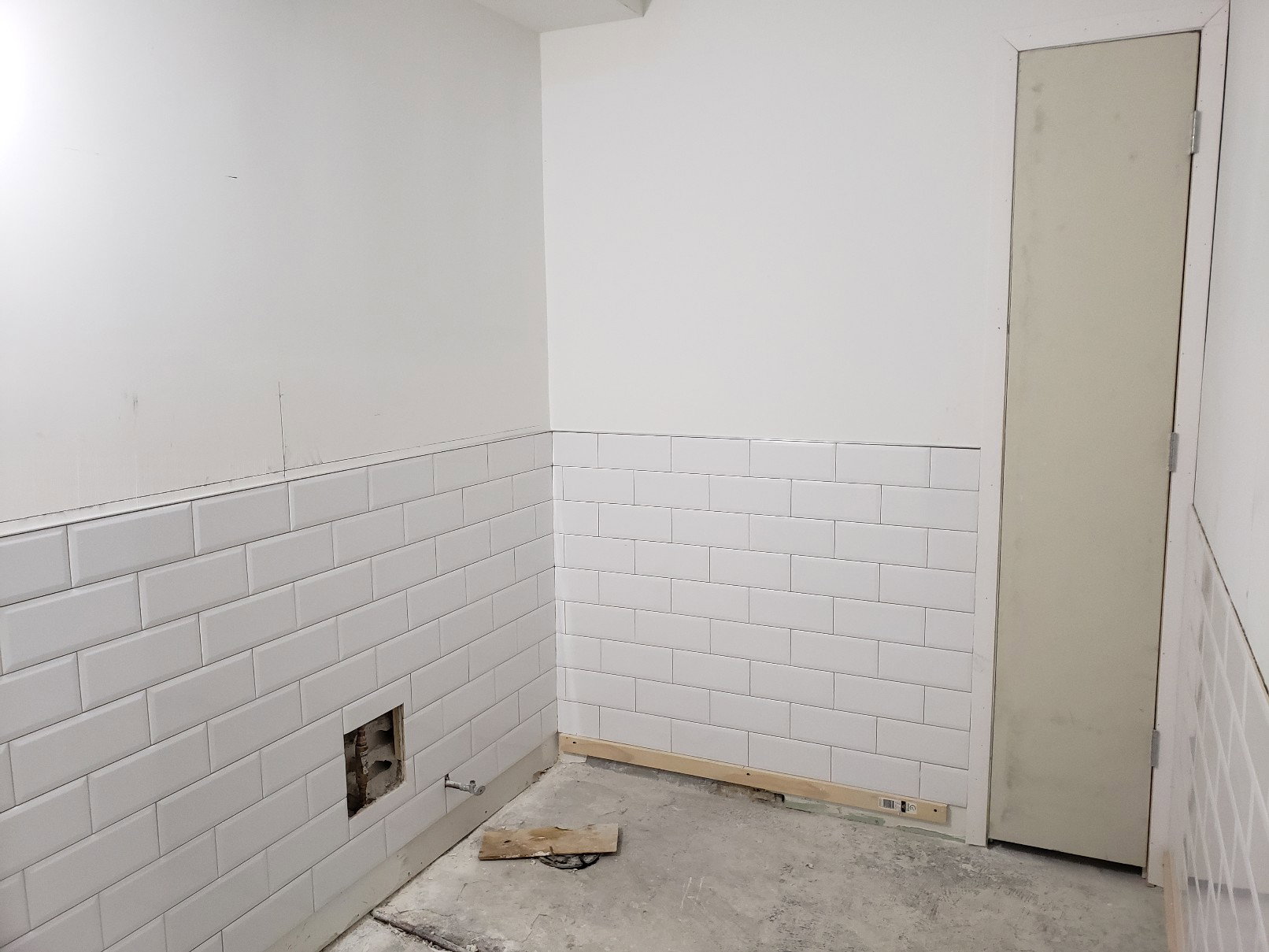 천장 및 벽 작업