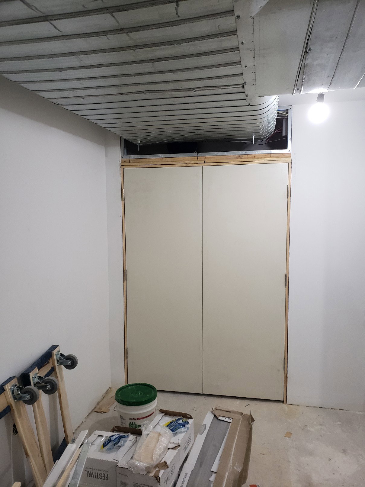 천장 및 벽 작업