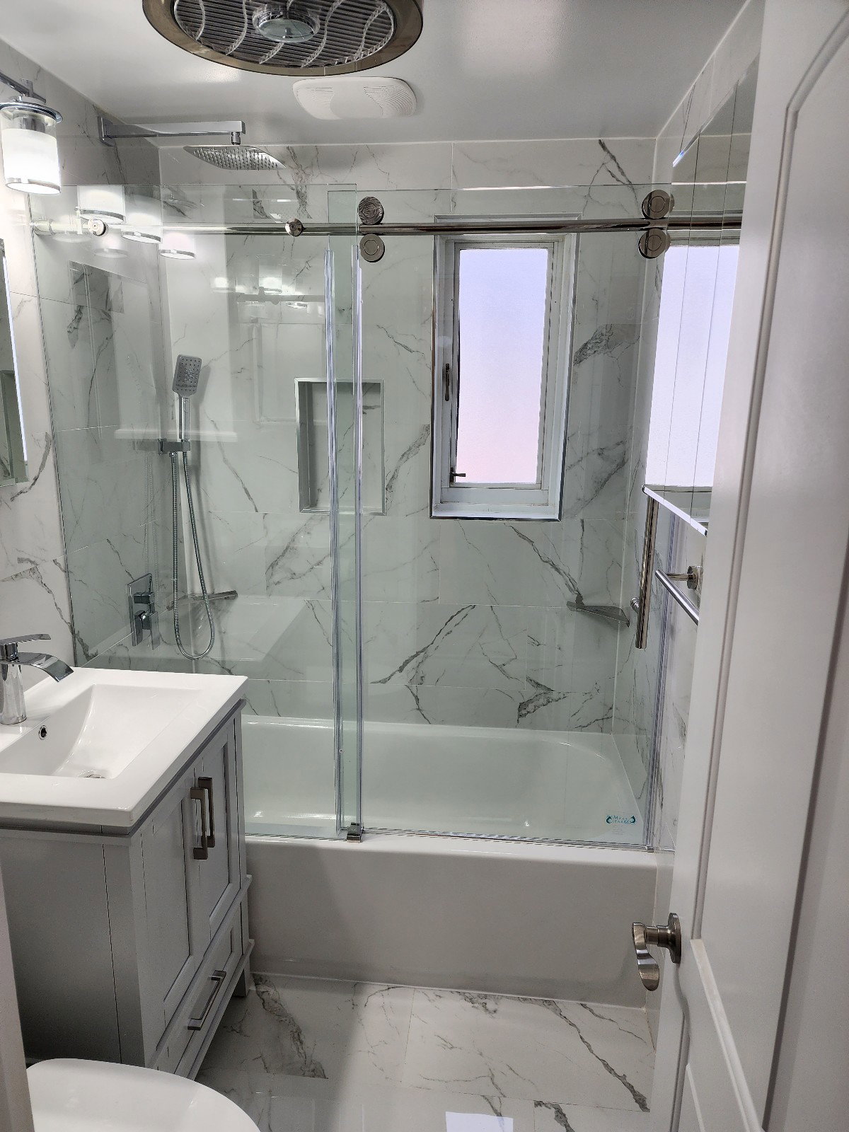 주방, 욕실 및 전문 사무실