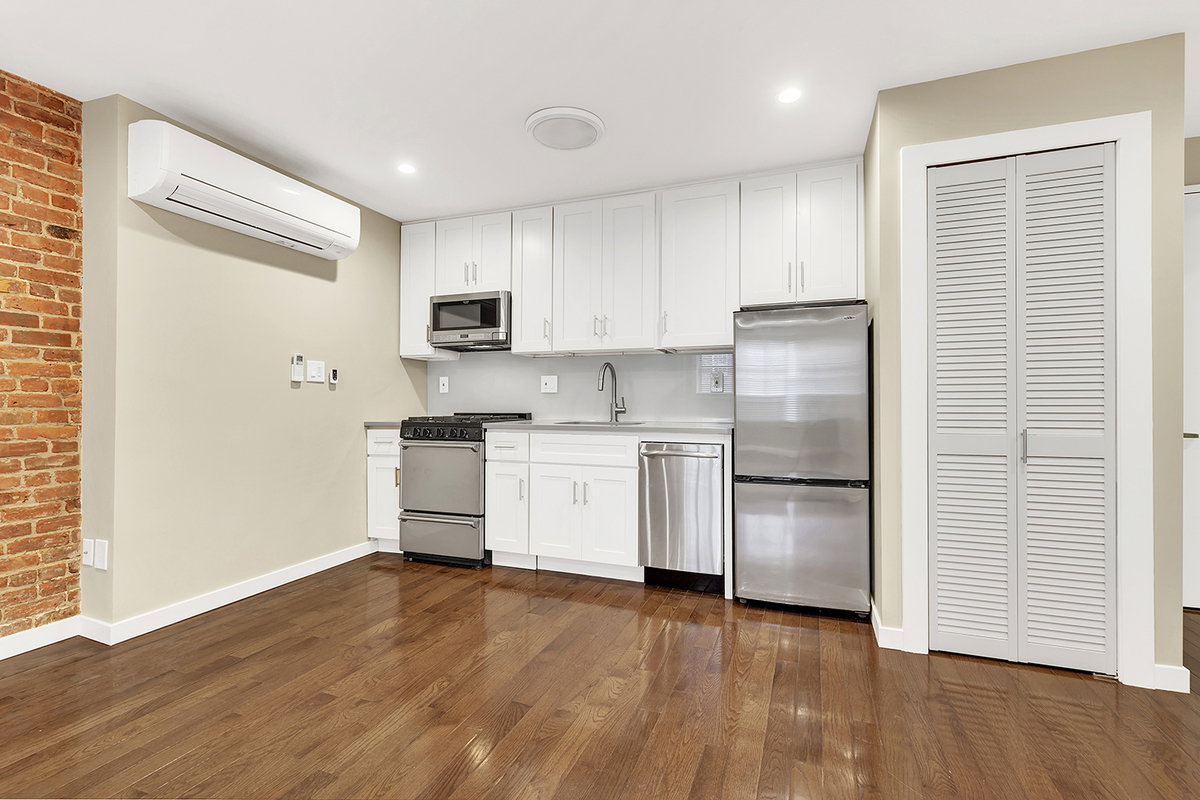 맨해튼 | 베이사이드 | 작은 목 | 홍조