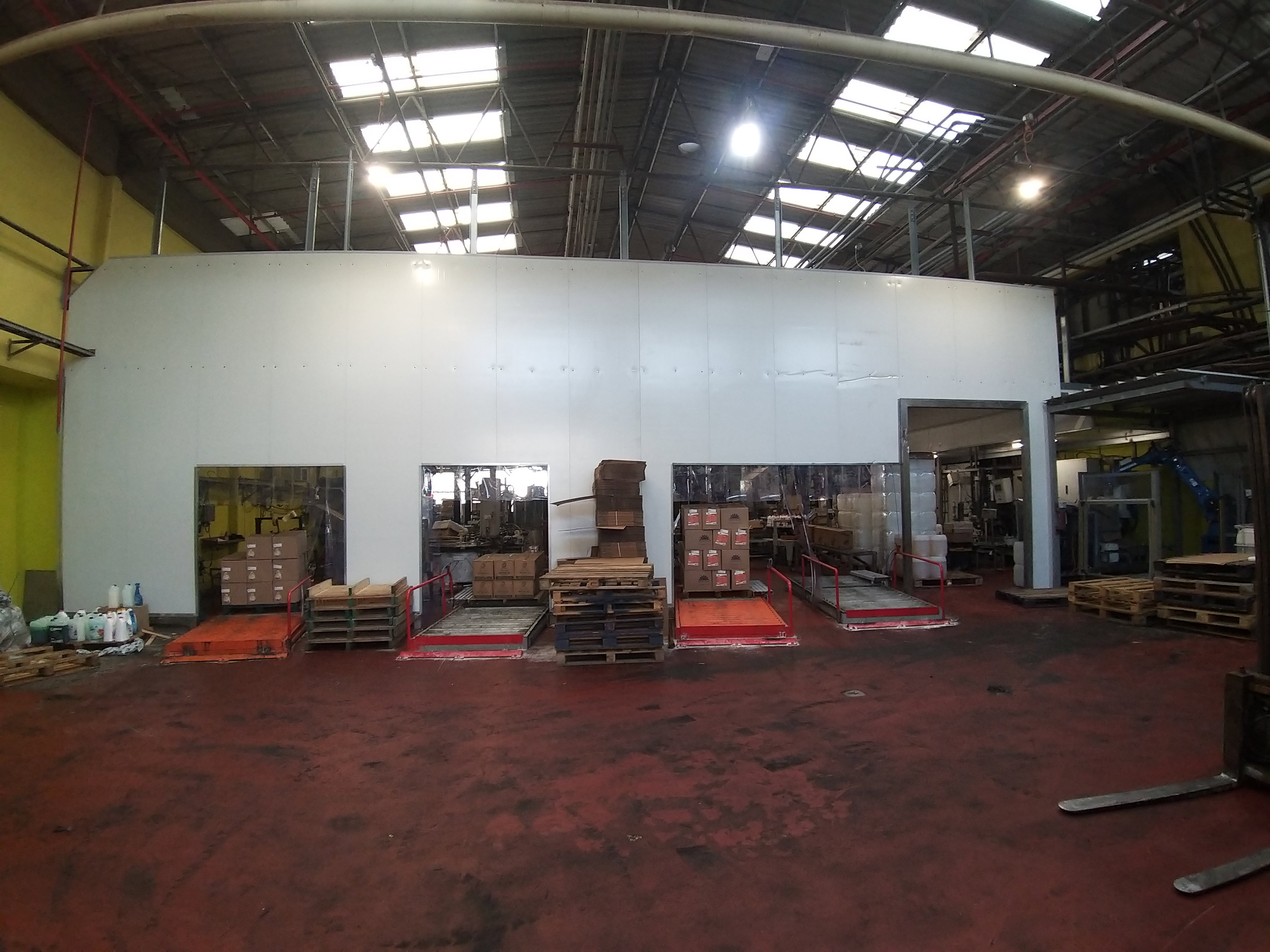 Installationsprojekt für Isolierpaneele der Verpackungsabteilung 2020