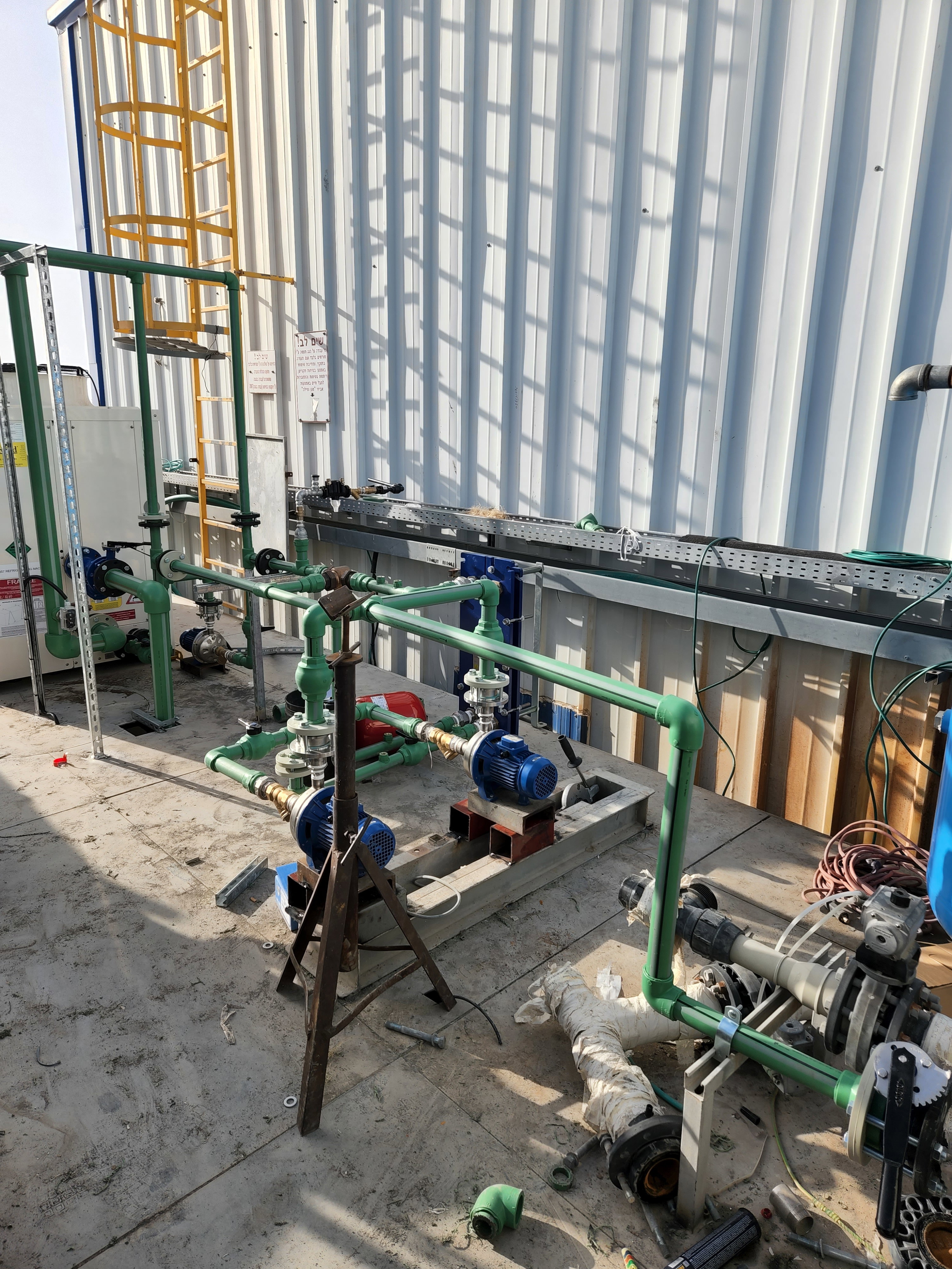 Herstellung und Installation von PPR-Rohrleitungen einschließlich Pumpen