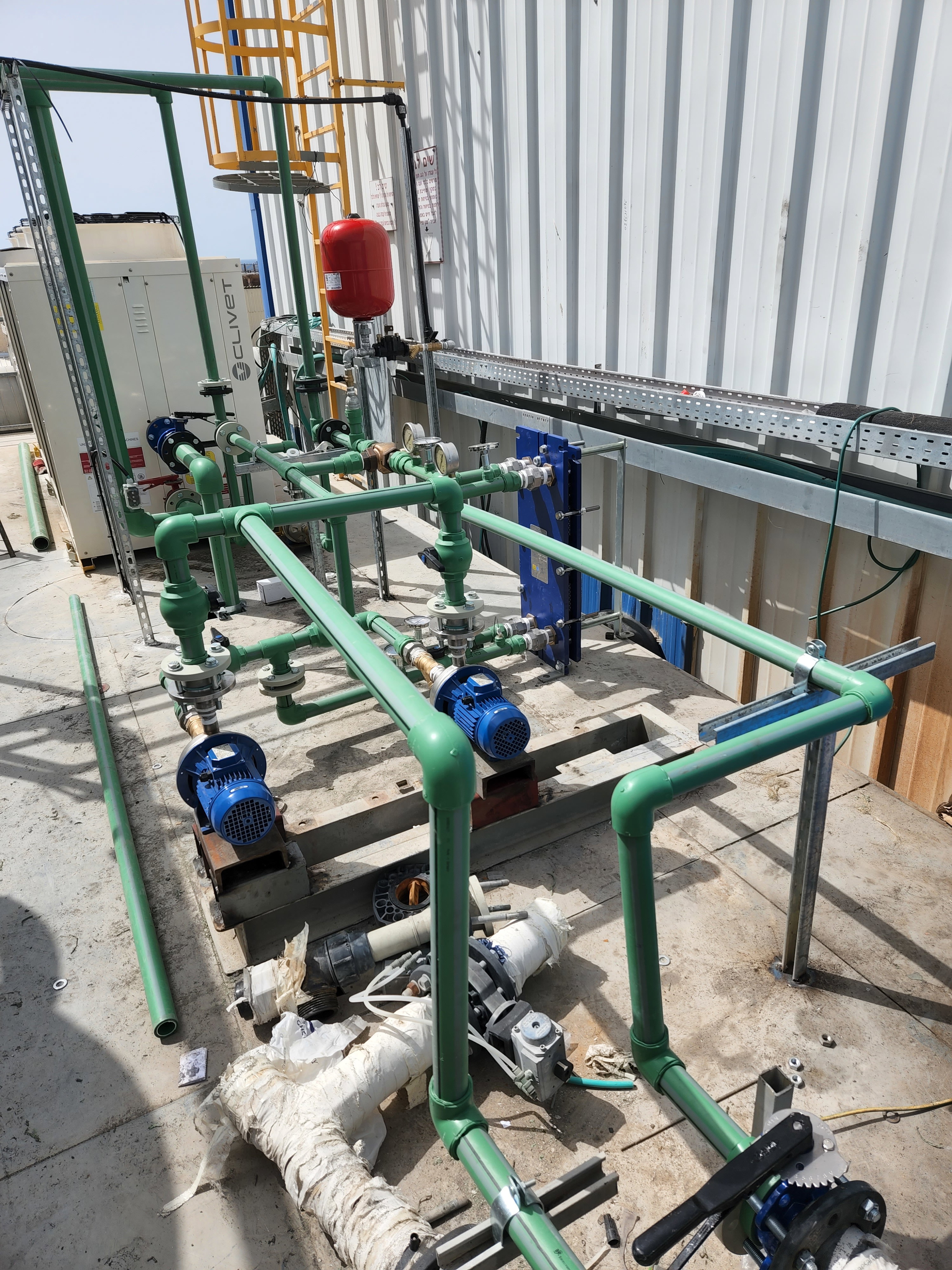 Herstellung und Installation von PPR-Rohrleitungen einschließlich Pumpen