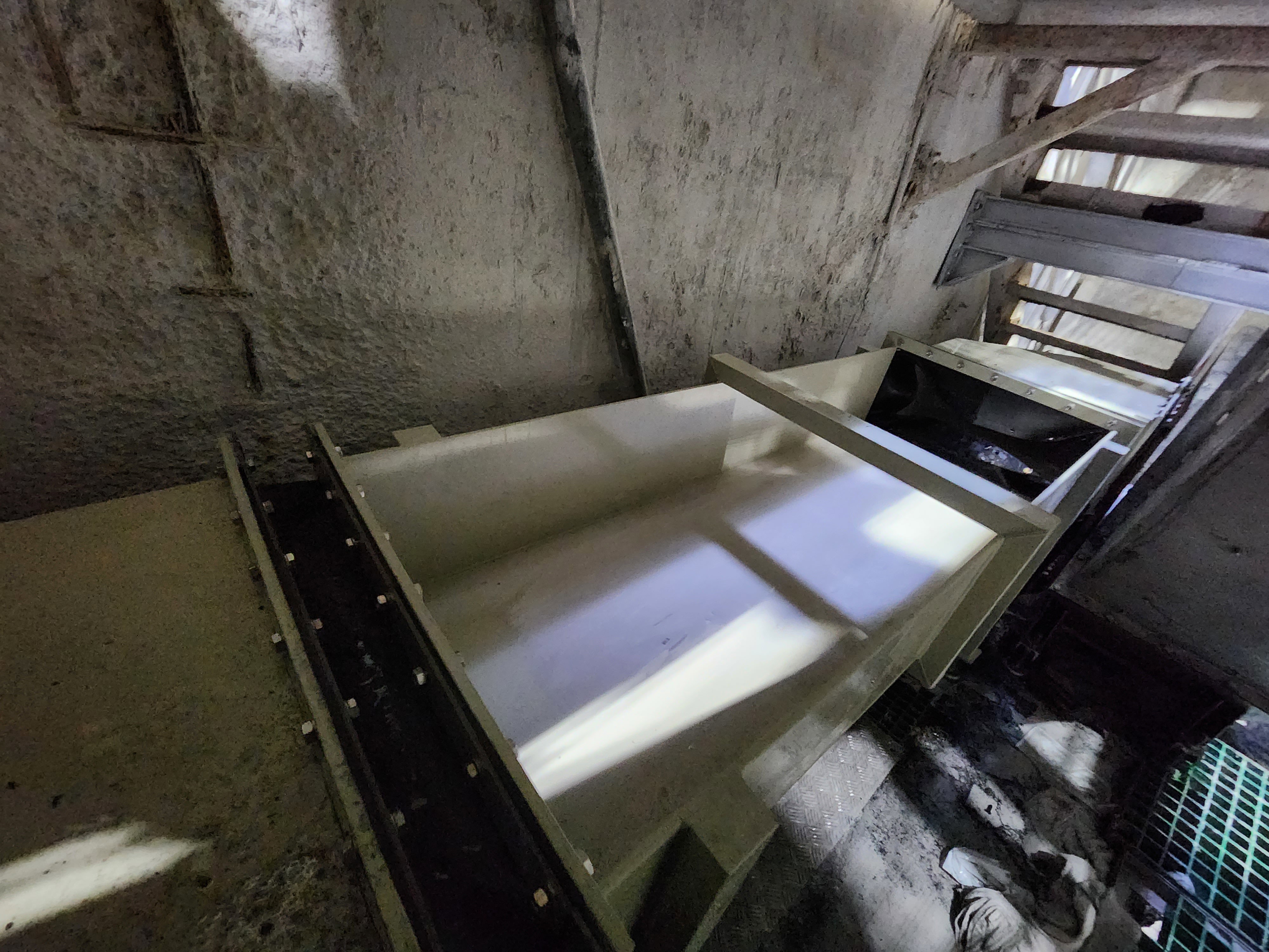 Förderbandfertigung nach Entwurf inklusive Montage und Lieferung und Einbau von PP-Kanälen