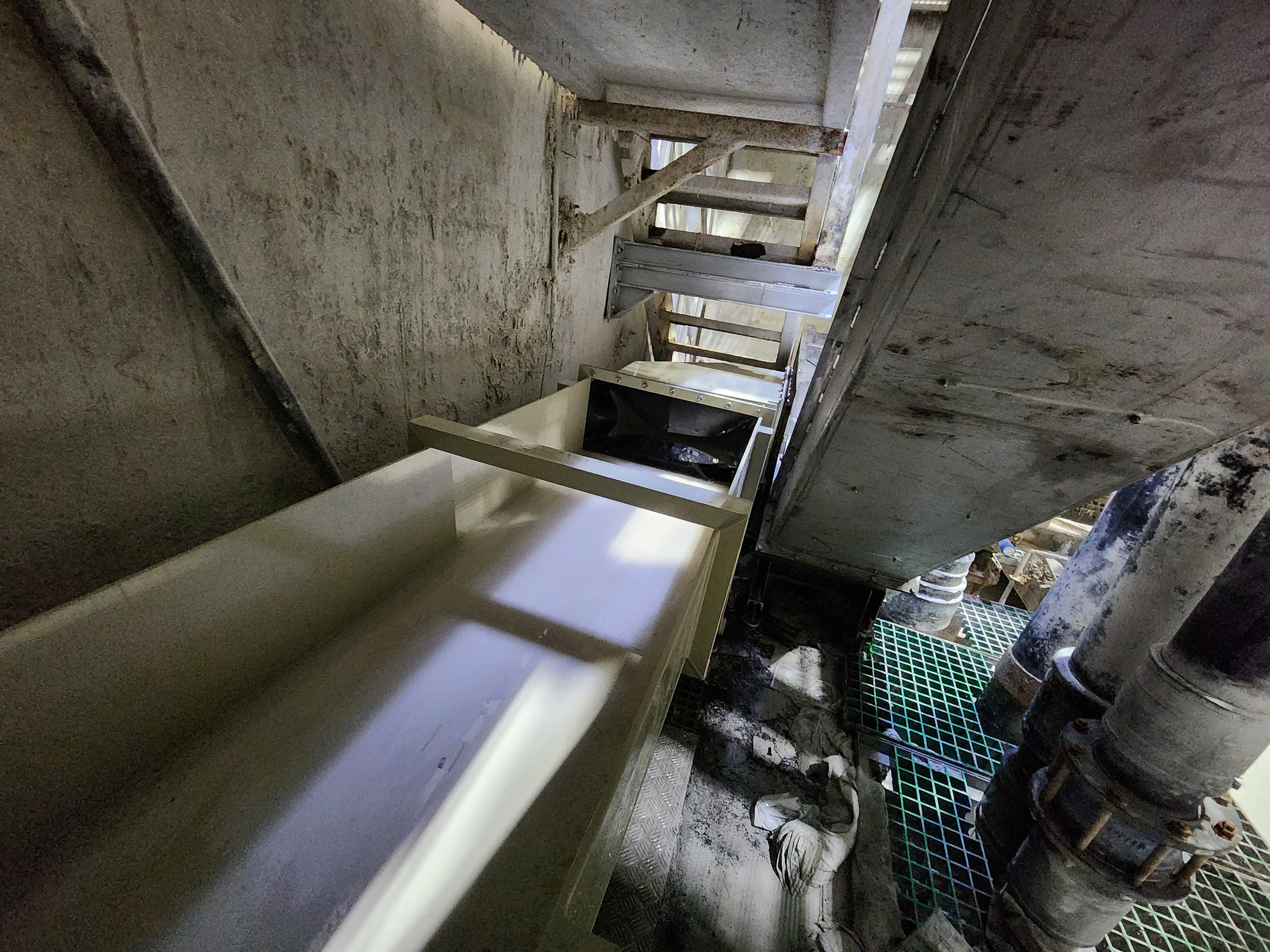 Förderbandfertigung nach Entwurf inklusive Montage und Lieferung und Einbau von PP-Kanälen