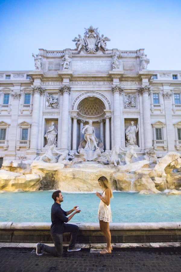 surprise proposal at Trevi Fountain