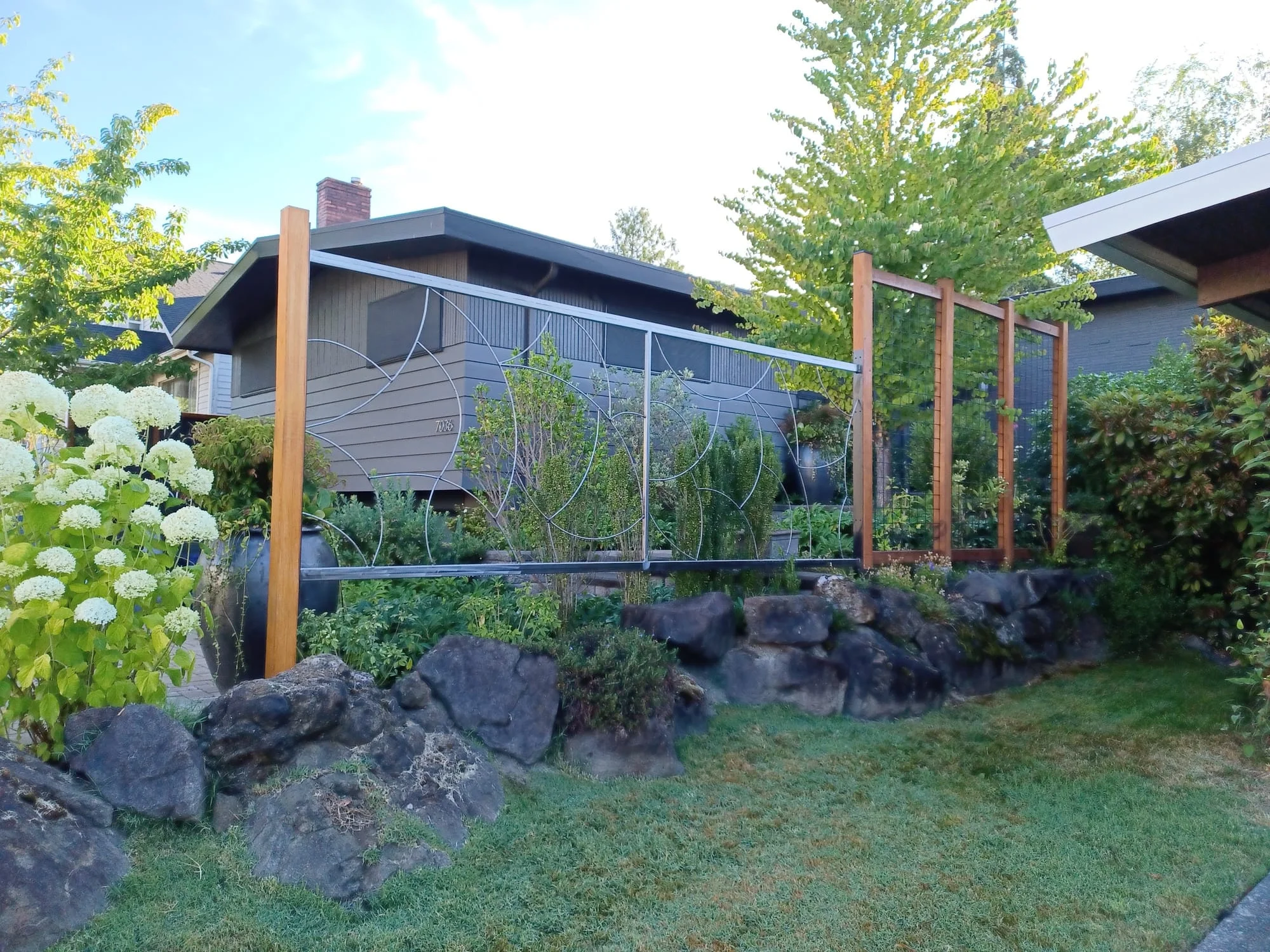 Paneles de valla de acero y muro de contención