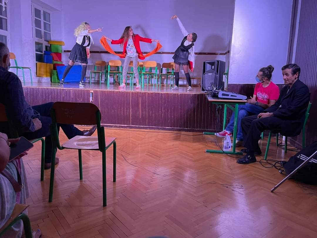 ,, Я могу вам помочь ? "