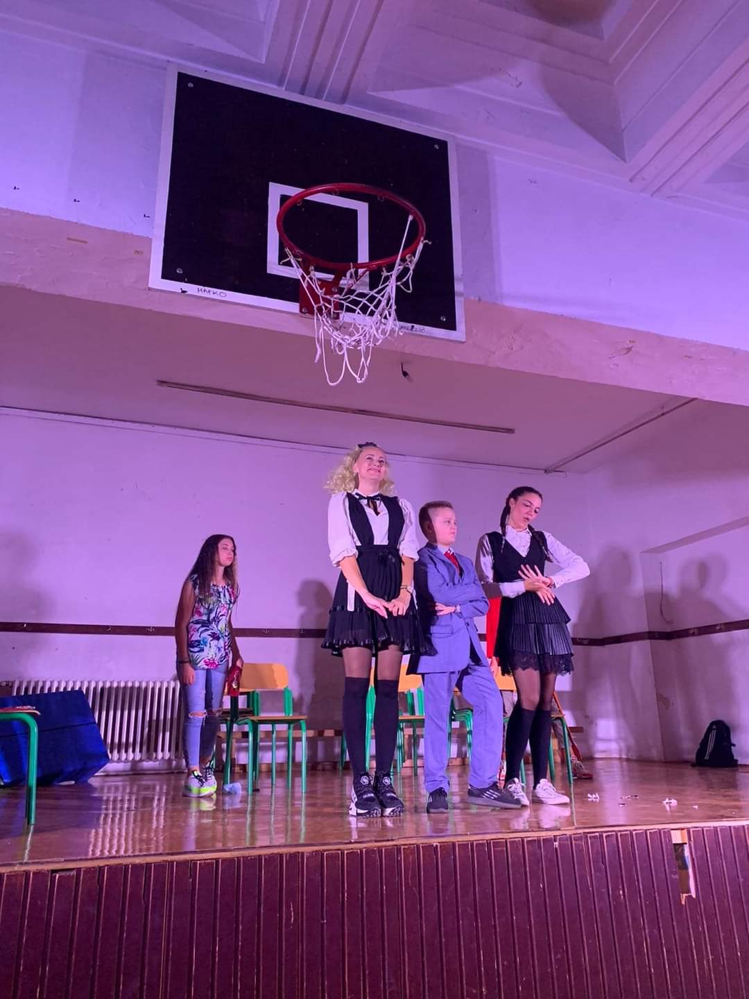 ,, Я могу вам помочь ? "