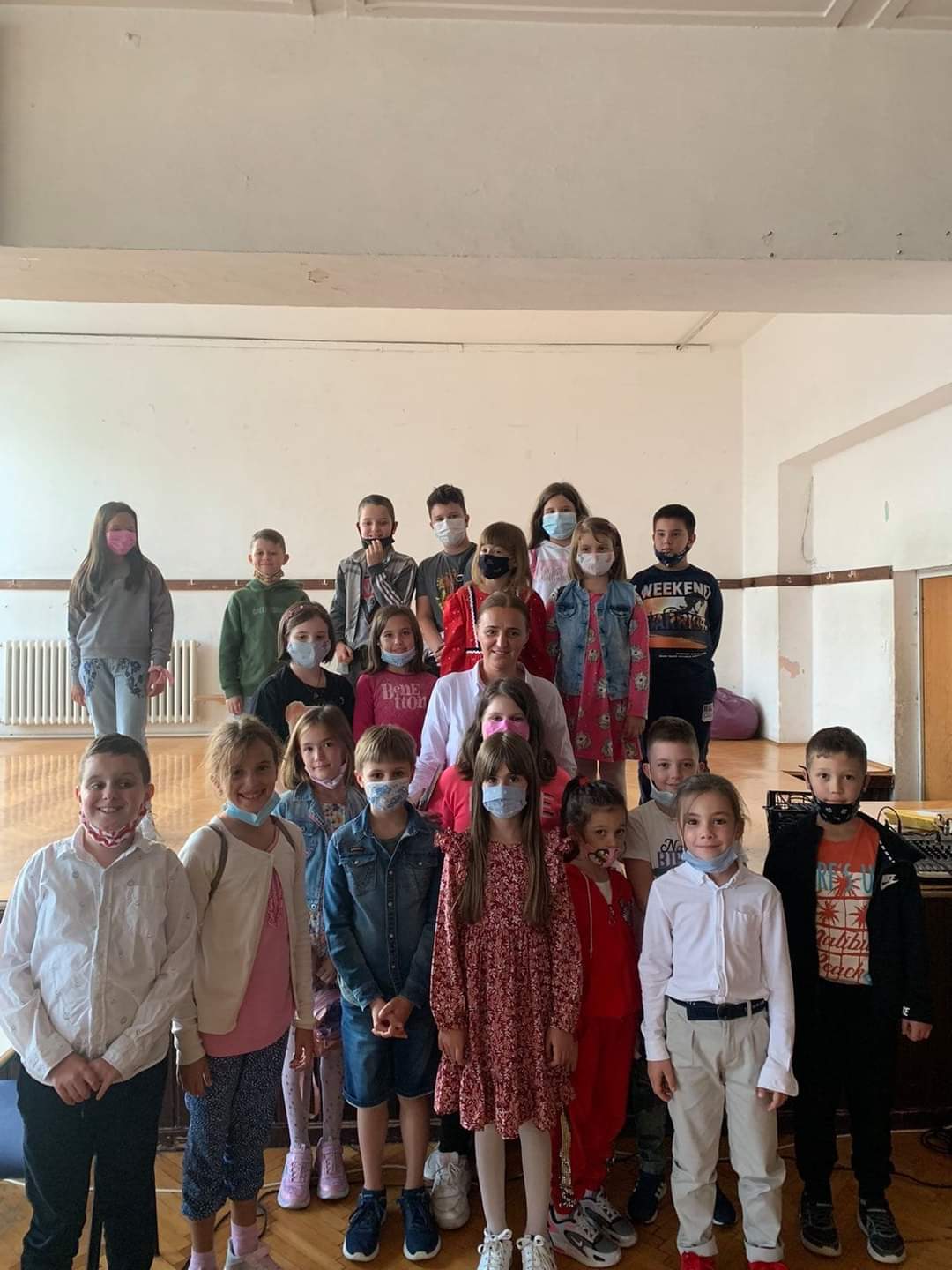 Мы польщены появлением в качестве гостя поэтессы Милицы Бакрач.