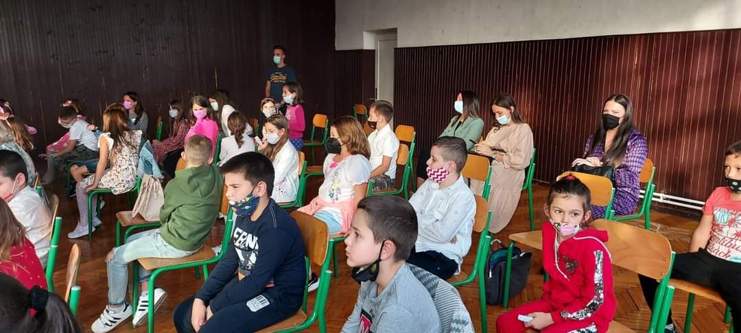 Мы польщены появлением в качестве гостя поэтессы Милицы Бакрач.