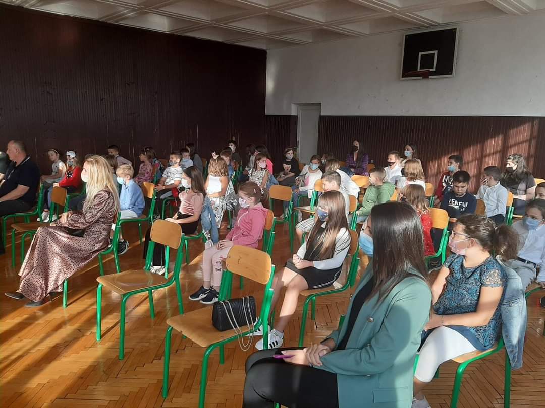 Мы польщены появлением в качестве гостя поэтессы Милицы Бакрач.